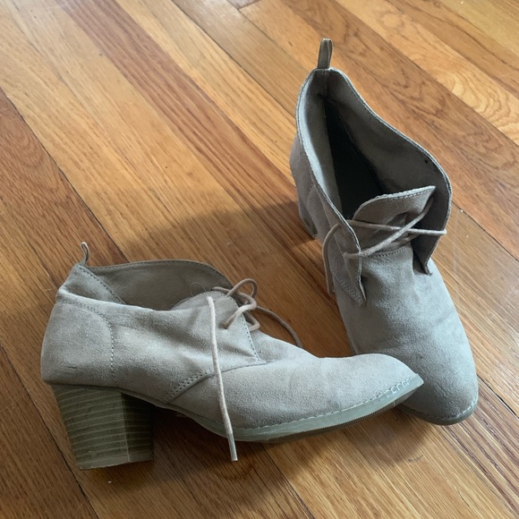 Tan Suede Booties, short heel - Picture 6 of 6